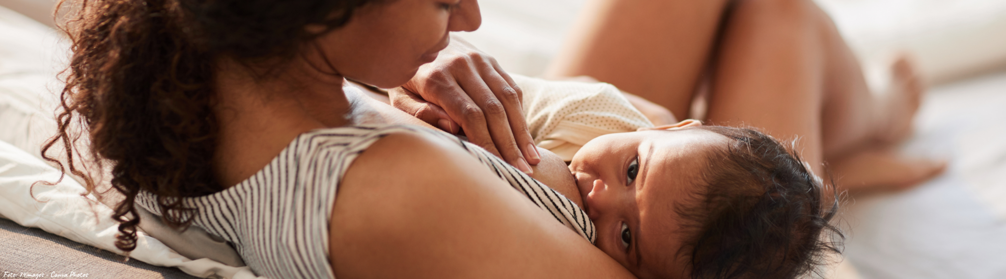 Mutter stillt ihr Baby – Stillberatung in Dresden und Radebeul