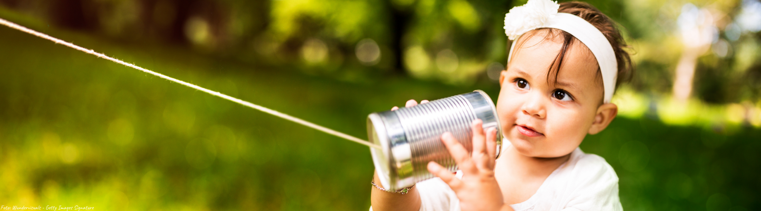 MiniSigns Babykurs in Dresden und Radebeul Baby kommuniziert mit Babygebärden